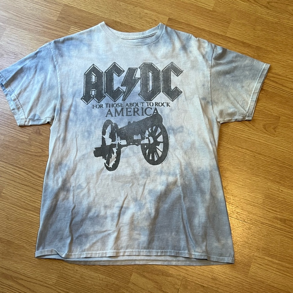 AC ⚡️DC Tee